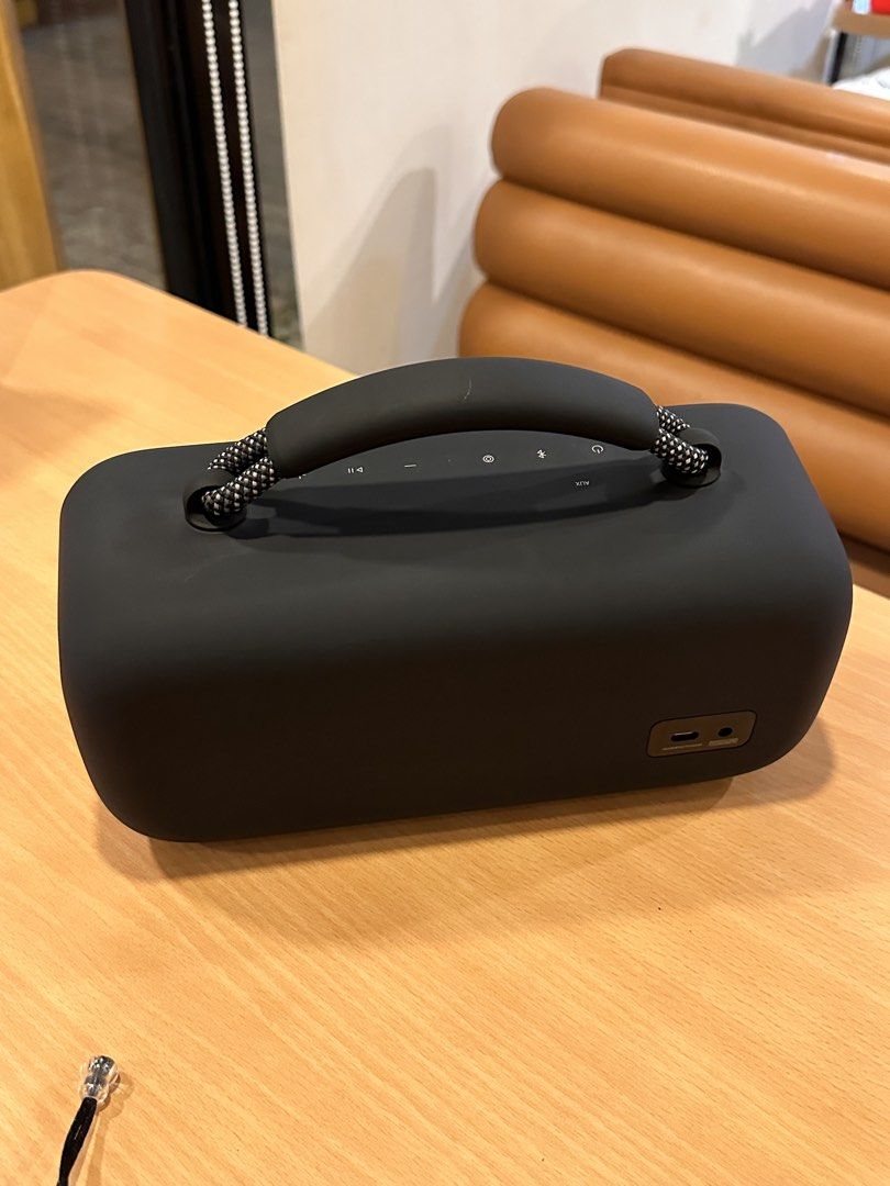 Bose Soundlink Max - Black (Category: Soundbars, Speakers & Amplifiers) located in Cavite. Submitted by zolarbs (Listing ID 1468205070, Image 3). Description: Bose Soundlink Max - Black Very good condition No issue in terms of music quality No box, unit only. RFS: Not used anymore .