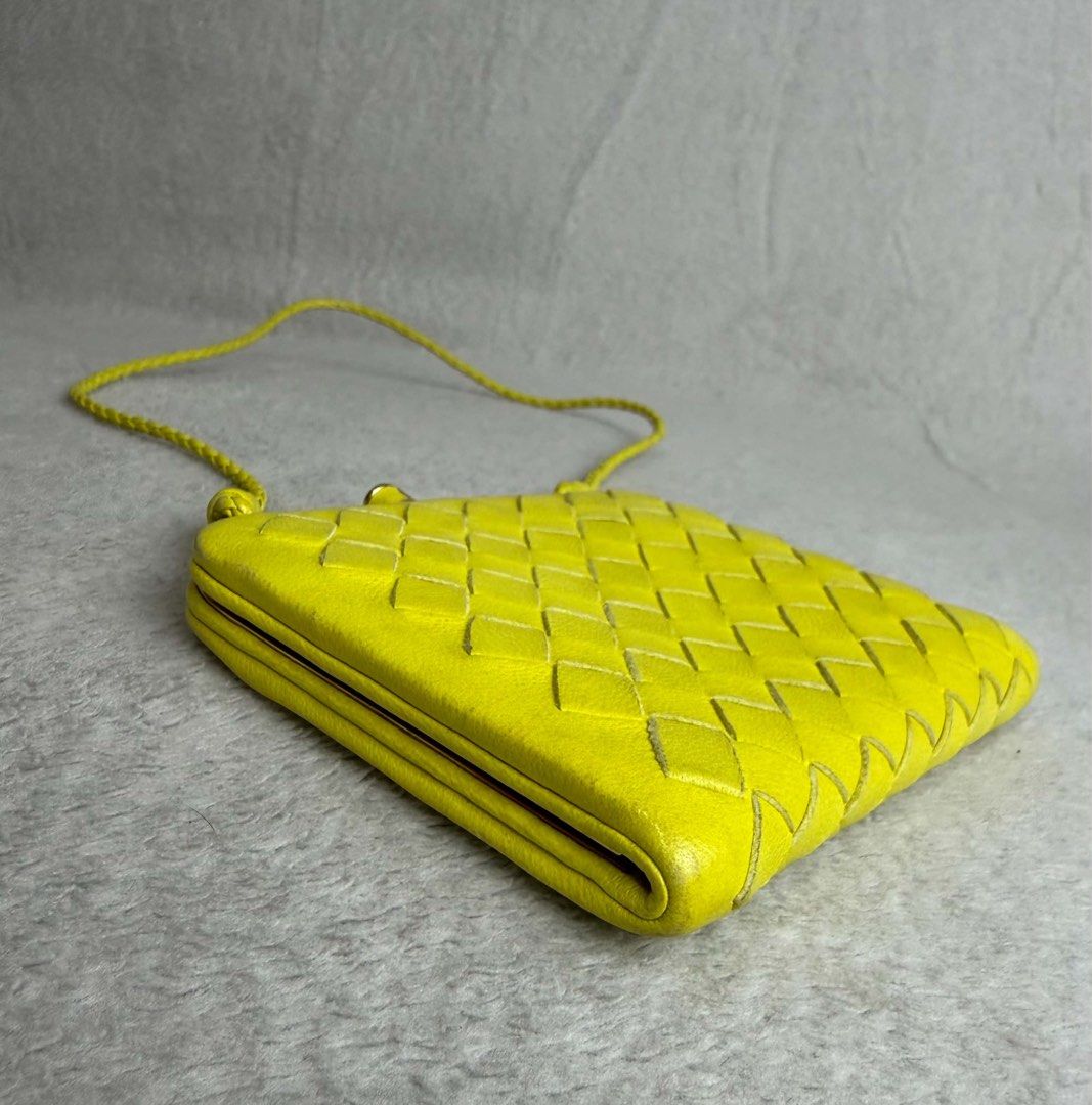 Bottega coin purse (Category: Wallets & Card holders) located in Pasig City. Submitted by fajardorelovedluxury (Listing ID 1468135856, Image 2). Description: 💯 original. Multi coin purse with short strap.
