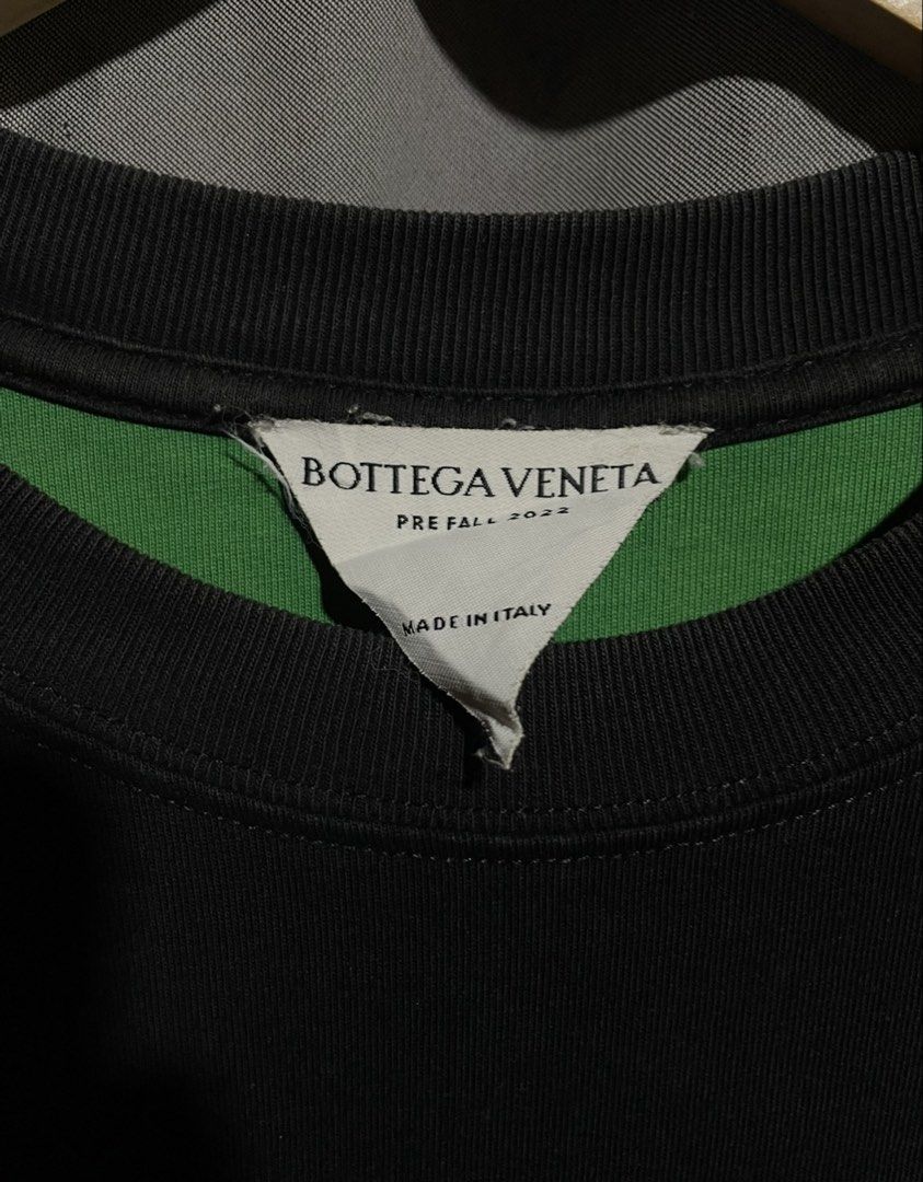 Bottega Veneta Bear Tee (Category: Luxury Apparel) located in Iloilo. Submitted by kaizenfinds7 (Listing ID 1468081496, Image 2). Description: Issue nasa pic Natuklap po ibang print Fits large Wearable pa naman +sf.