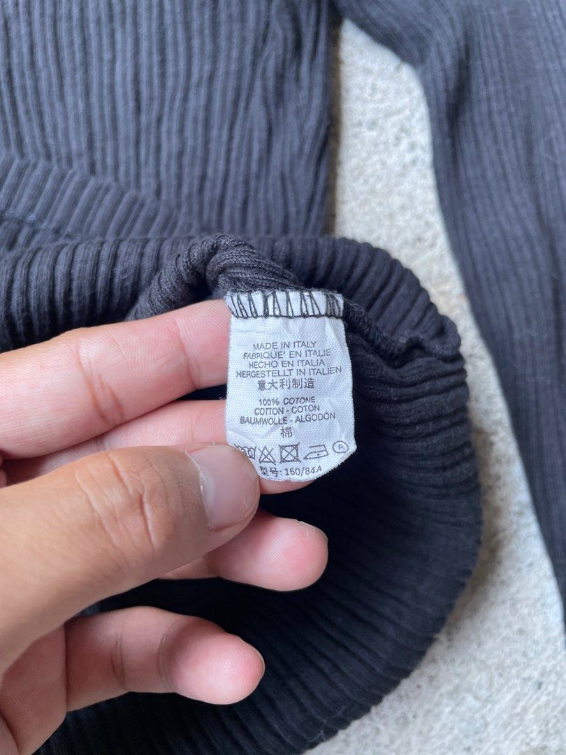 Brandy Melville Black Ribbed Button-Up Cardigan (Category: Longsleeves) located in Siniloan. Submitted by rethr1ft (Listing ID 1468087197, Image 3). Description: - Brand: Brandy Melville - Color: Classic Black - Material: 100% Cotton (Made in Italy) - Fit: Fitted silhouette with soft stretch - Features: Long sleeves, scoop neckline, full button-down front - Condition: Excellent / Pre-loved (ready to wear) - Style tip: Perfect versatile basic for 