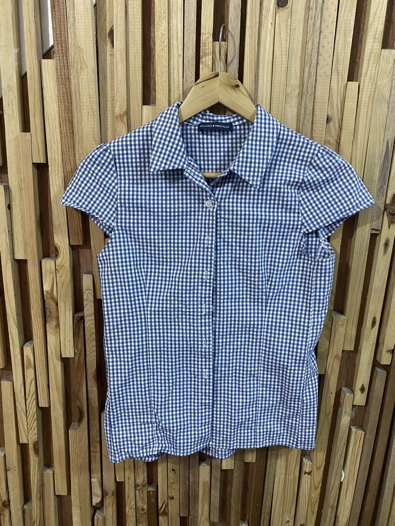 Brandy Melville Checkered Button Top (Category: Blouses) located in Mabalacat. Submitted by calmrabbit.ae2127 (Listing ID 1468200793, Image 2). Description: .