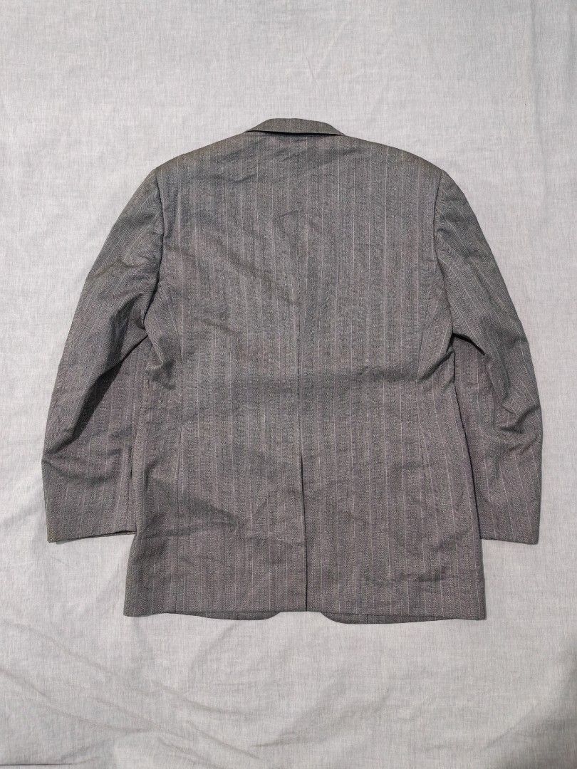 Brooks Brothers suit jacket (Category: Coats, Jackets and Outerwear) located in Baguio. Submitted by used_clothing2600 (Listing ID 1468142335, Image 2). Description: Brooks Brothers suit jacket Size 40R excellent condition width 21.5 length 32.5 shoulders 18 sleeve length 25 P 1,200.