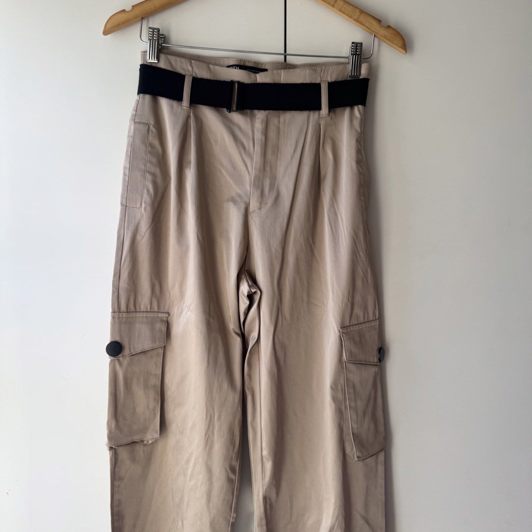 brown cargo pants w/ pockets & belt (Category: Other Bottoms) located in Paranaque City. Submitted by ursaturdayfaves (Listing ID 1468198730, Image 2). Description: .