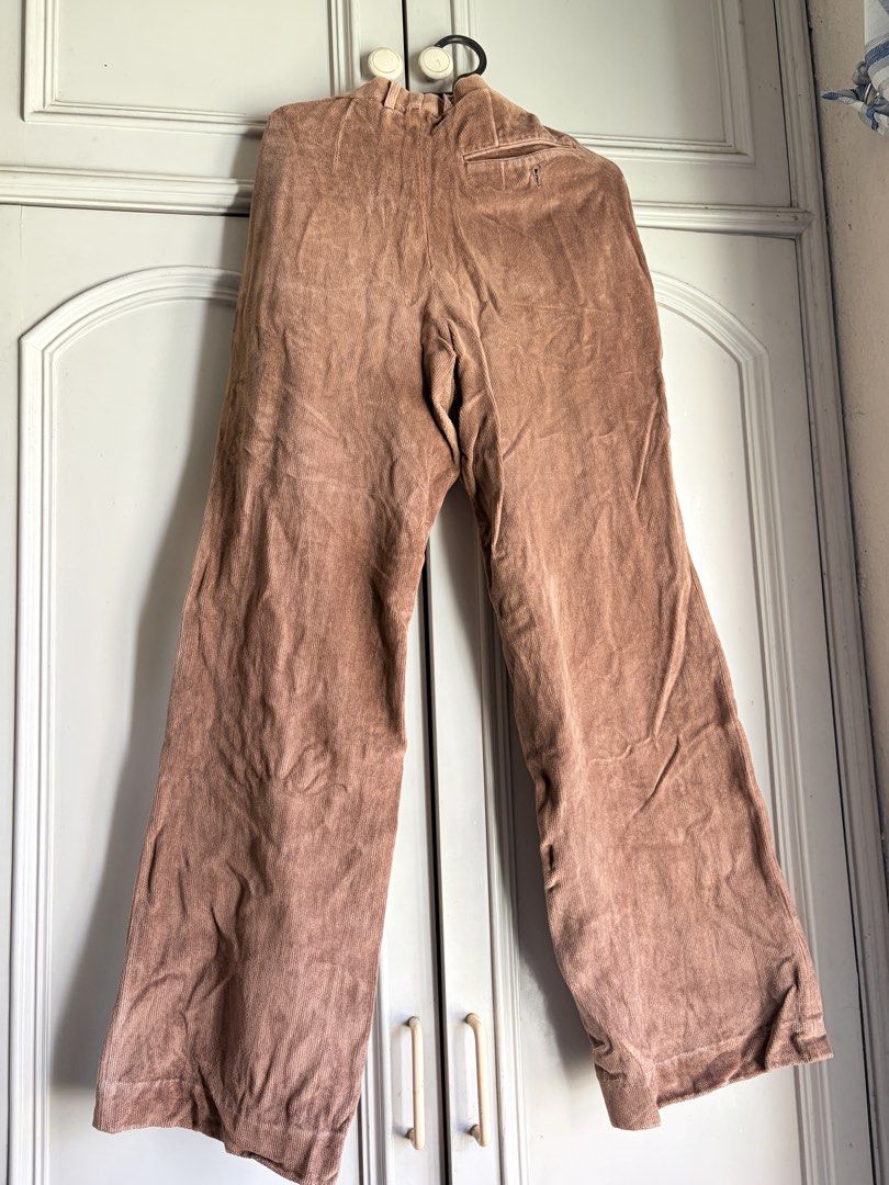 BROWN CORDUROY (Category: Jeans) located in Bocaue. Submitted by cassybara (Listing ID 1468119580, Image 3). Description: Brown pants - Waist - 34 ( stretchable ) Length - 40.5.