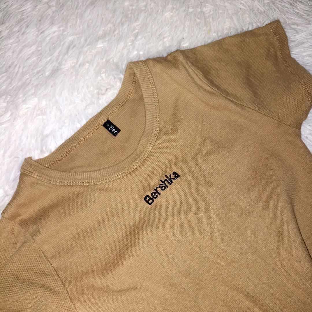 Brown Long Dress (Fitted) (Category: Dresses) located in Manila. Submitted by goldenmountain.e4137d (Listing ID 1468178555, Image 2). Description: Just some stained, need wash..