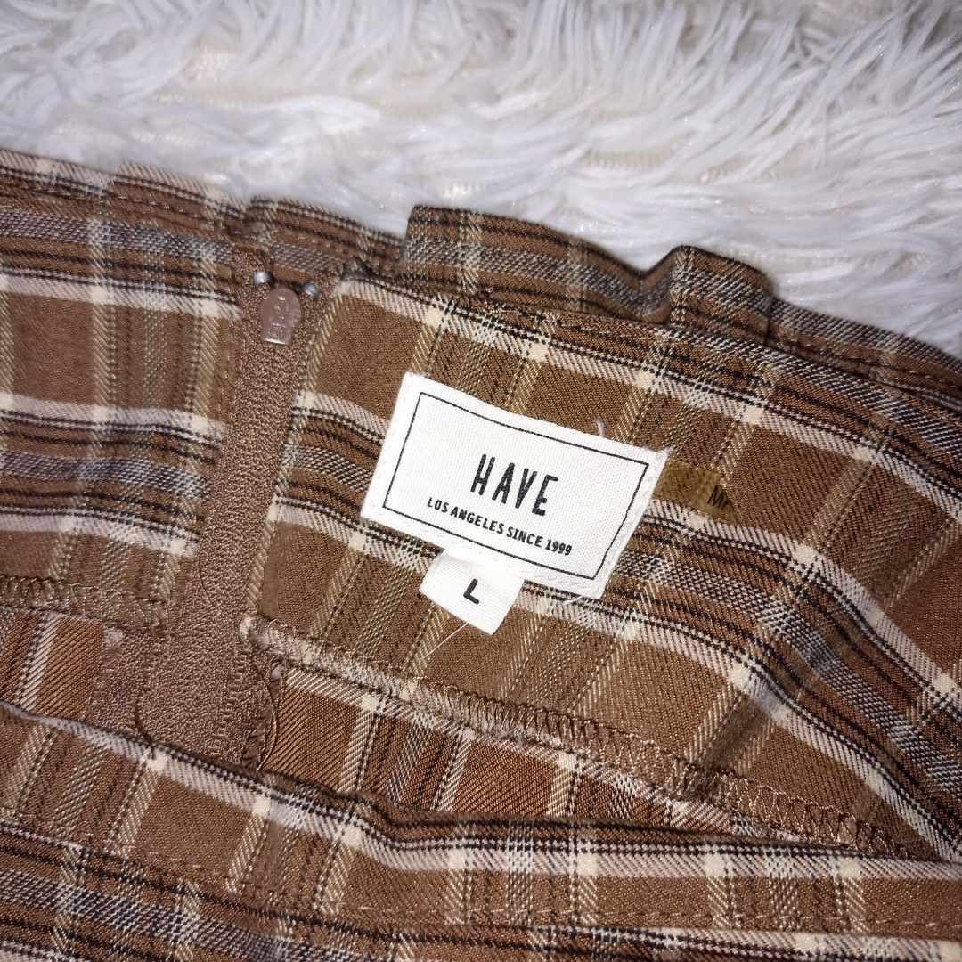 Brown Plaid Skirt (Category: Skirts) located in Manila. Submitted by goldenmountain.e4137d (Listing ID 1468177213, Image 3). Description: Used once, the quality is still good as new..