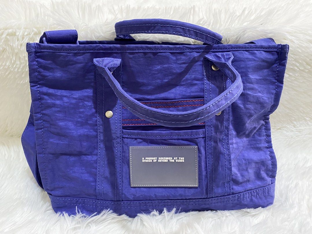 BTV Crunch Carryall 01 - Iris (Category: Tote Bags) located in Las Pinas. Submitted by ninzgregorio (Listing ID 1468096320, Image 1). Description: RFS: Decluttering, too many bags Location: Las Piñas.