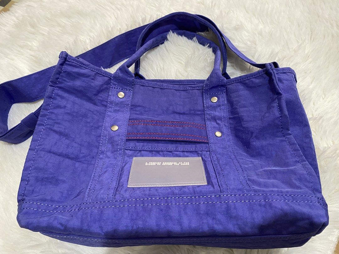 BTV Crunch Carryall 01 - Iris (Category: Tote Bags) located in Las Pinas. Submitted by ninzgregorio (Listing ID 1468096320, Image 2). Description: RFS: Decluttering, too many bags Location: Las Piñas.