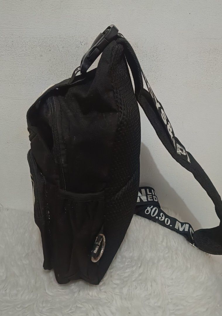 Bubbly Day Body Bag (Category: Belt bags, Clutches and Pouches) located in Davao. Submitted by naxarugal (Listing ID 1468080621, Image 2). Description: ukay source no issue size length 7 inches width 4 inches height 12 inches.