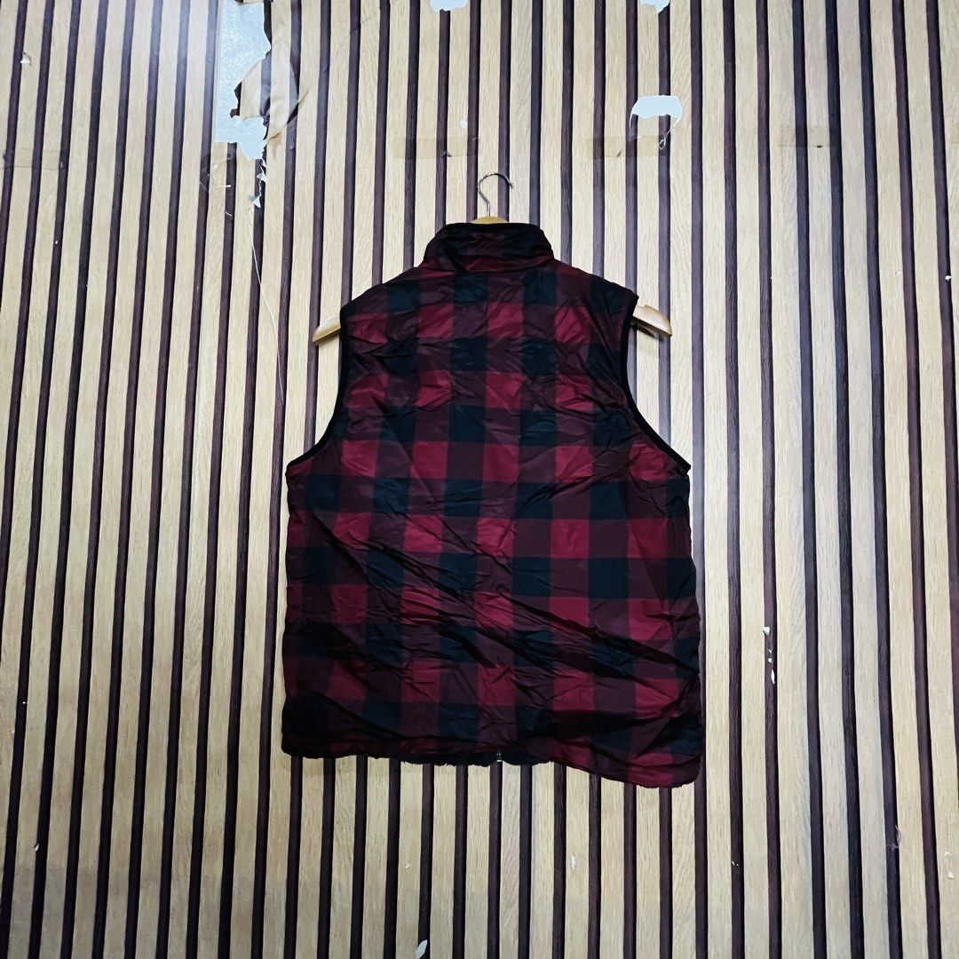 BUFFALO DAVID BITTON REVERSIBLE GORPCORE LUMBERJACK FLEECE JACKET VEST RED PLAID GREY LARGE 20x23 (Category: Coats, Jackets and Outerwear) located in Dasmarinas. Submitted by yg_supplies (Listing ID 1468149871, Image 3). Description: > PRE-LOVED / NEEDS WASHING. NO OTHER ISSUES. BUFFALO DAVID BITTON REVERSIBLE GORPCORE LUMBERJACK FLEECE JACKET VEST RED PLAID GREY LARGE 20x23 #gorpcoreph #lumberjackcore #buffalodavidbitton #puffervest #fleecevest 