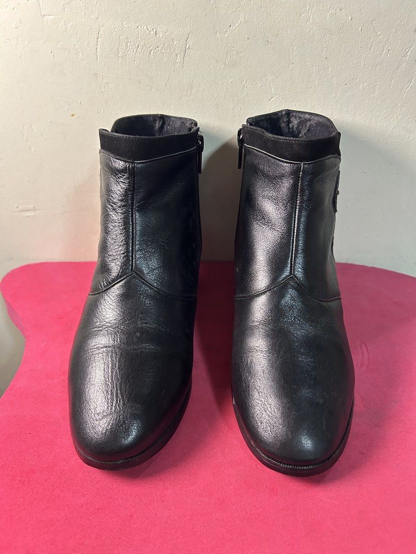 Bula Black Ankle Boots (Category: Boots) located in Quezon City. Submitted by jjsurplus_23 (Listing ID 1468196316, Image 3). Description: 23cm insole.