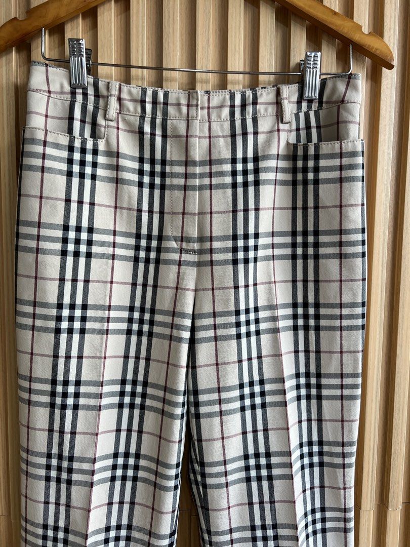 Burberry (Category: Other Bottoms) located in Lipa City. Submitted by thyra06 (Listing ID 1468169537, Image 3). Description: Burberry orig size 28/29.