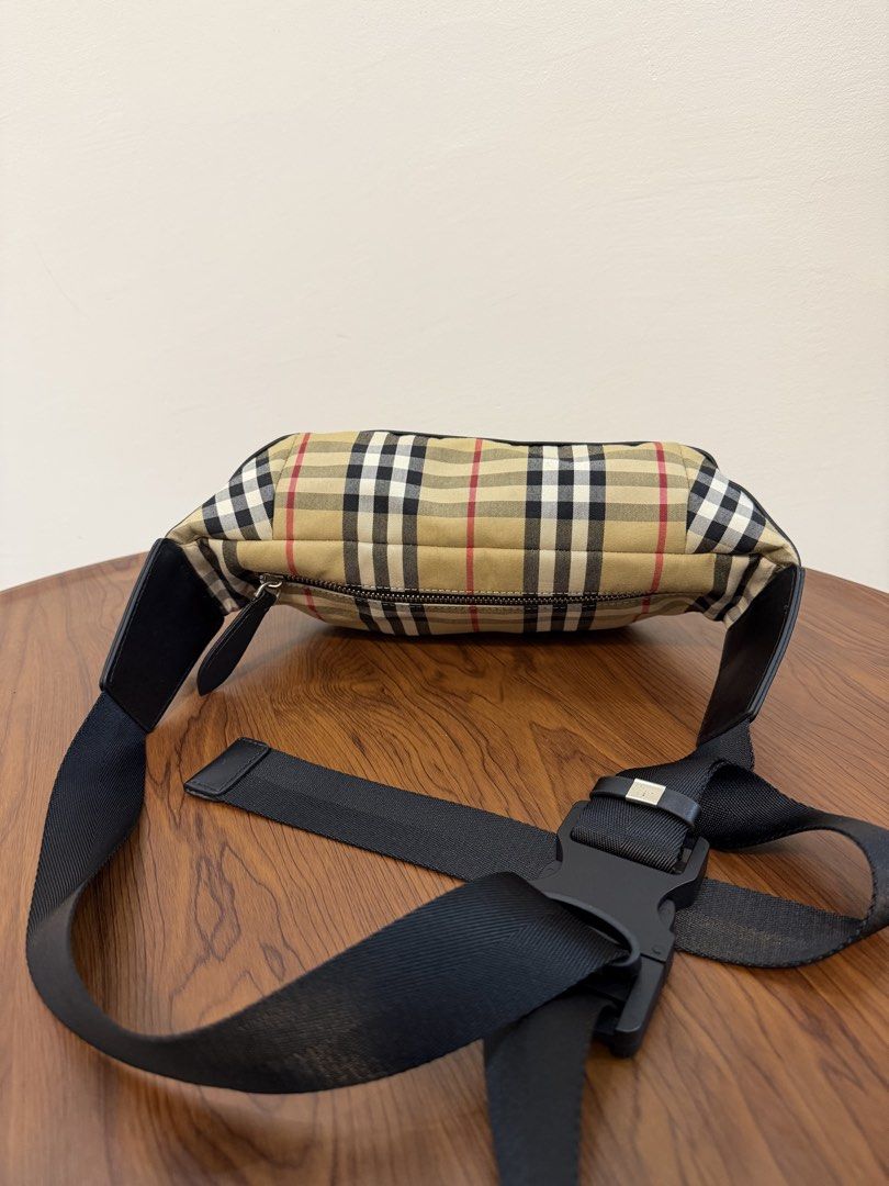 Burberry BeltBag (Category: Luxury Bags & Wallets) located in San Fernando. Submitted by gbagscollection (Listing ID 1468201364, Image 3). Description: No issue Like new Sobrang kinis pa .