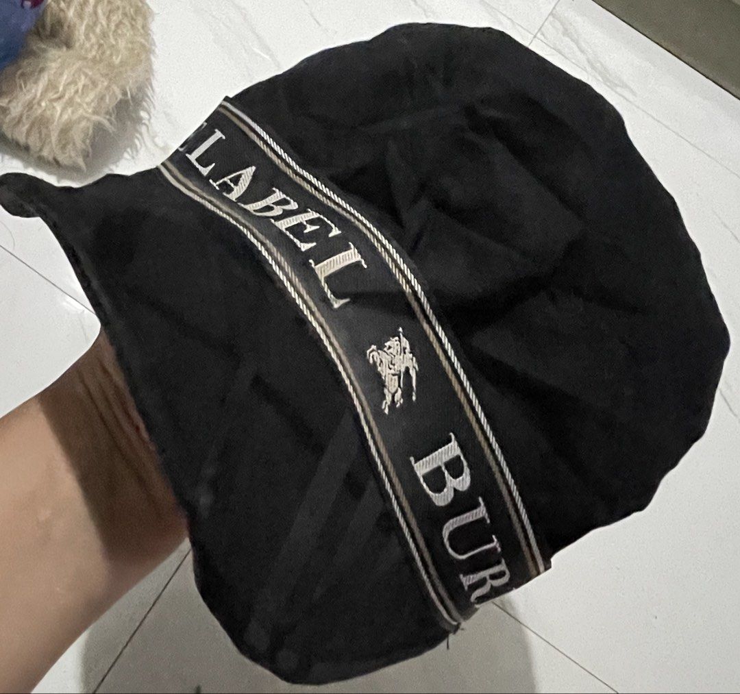 Burberry blue label (Category: Caps & Hats) located in Naga. Submitted by anbl1004 (Listing ID 1468253079, Image 2). Description: burberry blue label newsboy/ Casquette hat no flaws reversible .