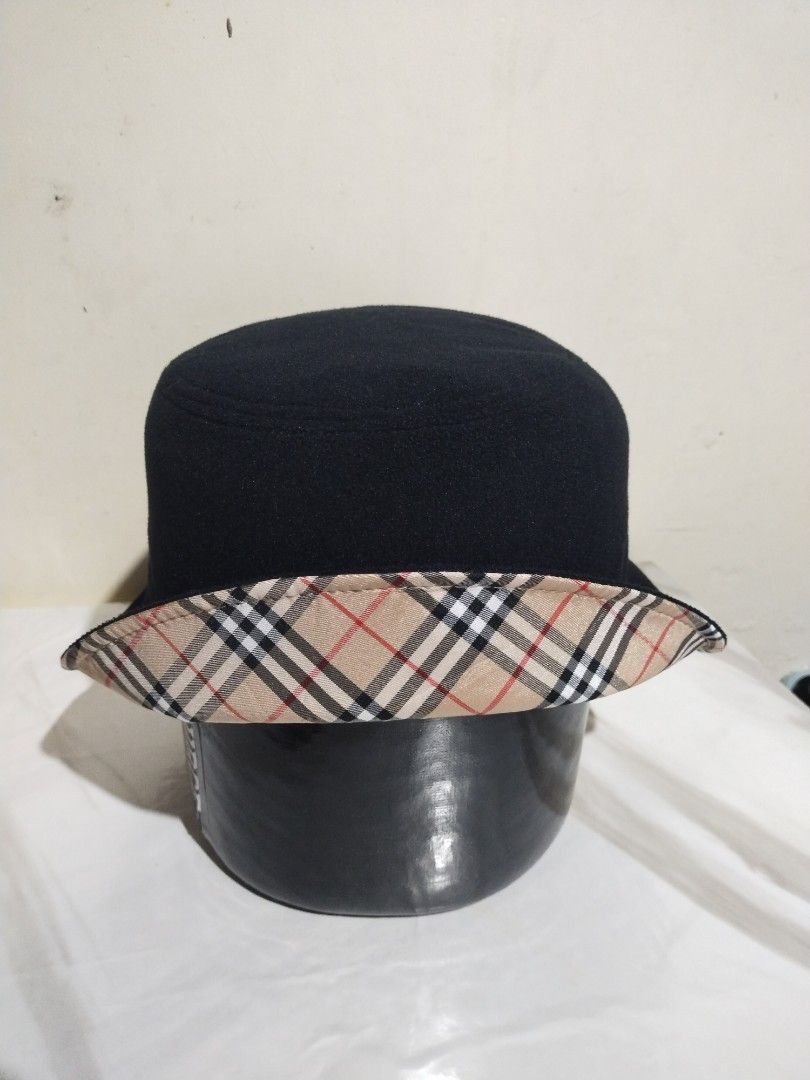 Burberry Golf Bucket Hat (Category: Luxury Accessories) located in Balagtas. Submitted by sombrerong_gala (Listing ID 1468266376, Image 1). Description: Made in Japan fits Small up to medium headsize with the stretchable sweatband very good condition no issue or major flaw.
