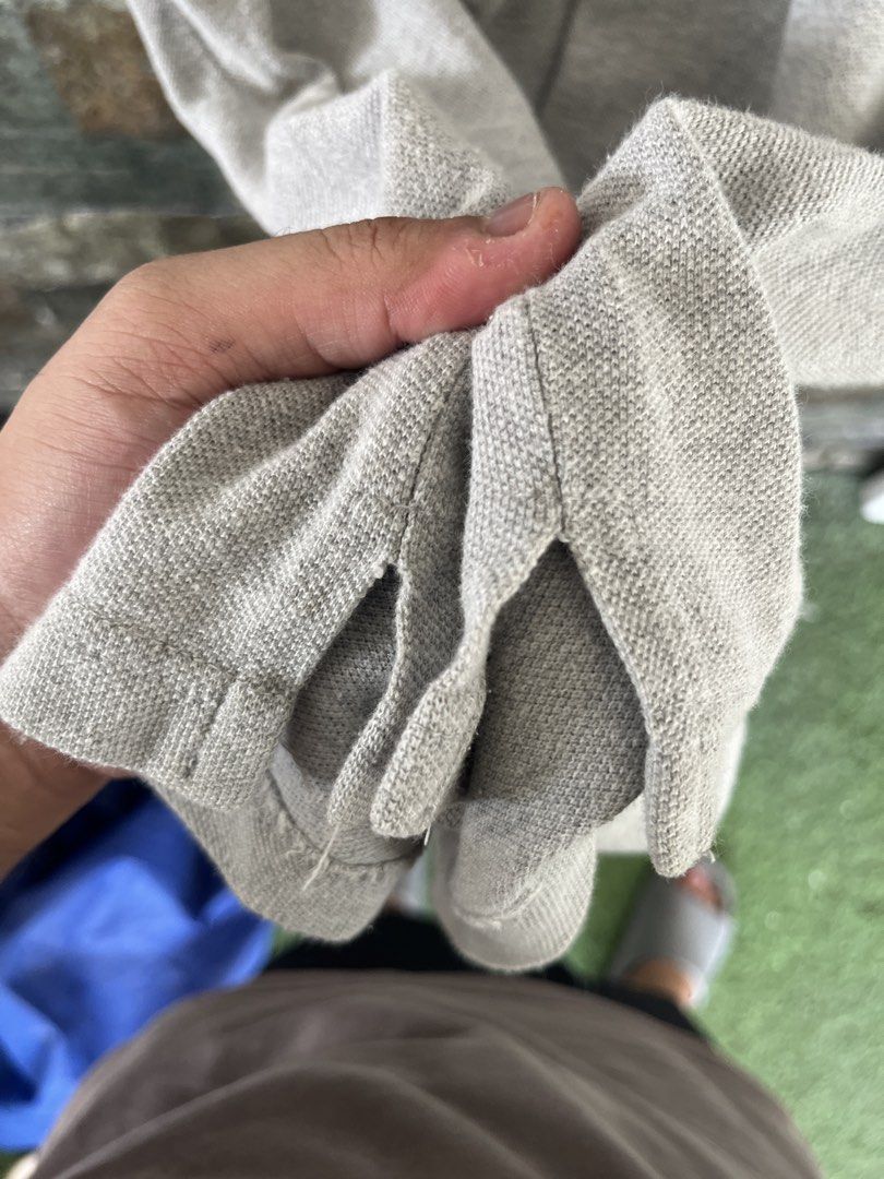 Burberry Gray Poloshirt (Category: Tshirts & Polo Shirts ) located in Cagayan de Oro. Submitted by curatedheirloomph_ (Listing ID 1468230963, Image 3). Description: 𝘿𝙞𝙢𝙚𝙣𝙨𝙞𝙤𝙣𝙨: 20x25 𝘽𝙚𝙨𝙩 𝙁𝙞𝙩: Small - Medium 𝘾𝙤𝙣𝙙𝙞𝙩𝙞𝙤𝙣 & 𝘾𝙤𝙡𝙤𝙧 𝙍𝙖𝙩𝙚: Excellent (9.5/10) 𝙄𝙨𝙨𝙪𝙚: Needs wash.