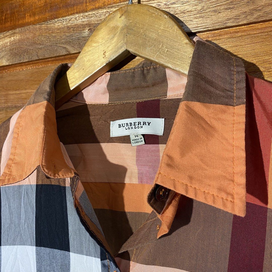Burberry Long Sleeve Shirt (Category: Longsleeves) located in Andop. Submitted by rhouzze.ph24 (Listing ID 1468191935, Image 2). Description: OPEN FOR NEGOTIATION Name: Burberry Dimensions: 18 by 25 Size: Small Issue: None.