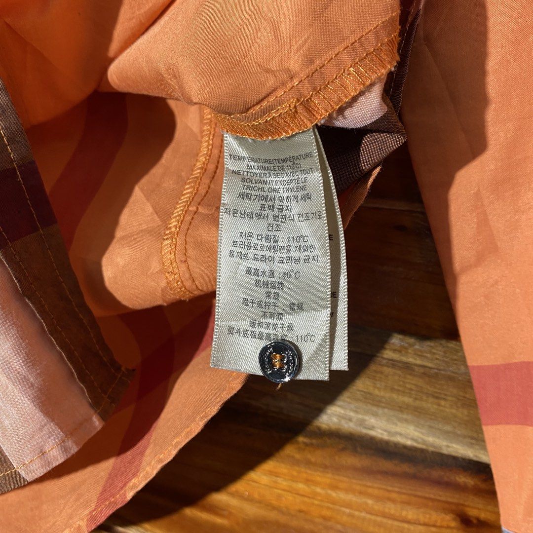 Burberry Long Sleeve Shirt (Category: Longsleeves) located in Andop. Submitted by rhouzze.ph24 (Listing ID 1468191935, Image 3). Description: OPEN FOR NEGOTIATION Name: Burberry Dimensions: 18 by 25 Size: Small Issue: None.