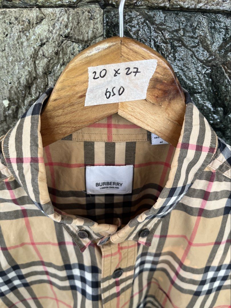Burberry Plaid Longsleeve (Category: Formal Shirts) located in Cagayan de Oro. Submitted by curatedheirloomph_ (Listing ID 1468239469, Image 2). Description: 𝘿𝙞𝙢𝙚𝙣𝙨𝙞𝙤𝙣𝙨: 20x27 𝘽𝙚𝙨𝙩 𝙁𝙞𝙩: Medium 𝘾𝙤𝙣𝙙𝙞𝙩𝙞𝙤𝙣 & 𝘾𝙤𝙡𝙤𝙧 𝙍𝙖𝙩𝙚: Very Good (9/10) 𝙄𝙨𝙨𝙪𝙚: Slight discoloration 𝘼𝙪𝙩𝙝𝙚𝙣𝙩𝙞𝙘𝙞𝙩𝙮 𝘿𝙚𝙘𝙡𝙖𝙧𝙖𝙩𝙞𝙤𝙣: Authentic.