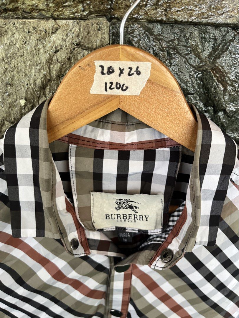 Burberry Waterproof Plaid Buttondown Longsleeve (Category: Formal Shirts) located in Cagayan de Oro. Submitted by curatedheirloomph_ (Listing ID 1468238982, Image 2). Description: 𝘿𝙞𝙢𝙚𝙣𝙨𝙞𝙤𝙣𝙨: 20x26 𝘽𝙚𝙨𝙩 𝙁𝙞𝙩: Medium 𝘾𝙤𝙣𝙙𝙞𝙩𝙞𝙤𝙣 & 𝘾𝙤𝙡𝙤𝙧 𝙍𝙖𝙩𝙚: Excellent (9.5/10) 𝙄𝙨𝙨𝙪𝙚: N/A 𝘼𝙪𝙩𝙝𝙚𝙣𝙩𝙞𝙘𝙞𝙩𝙮 𝘿𝙚𝙘𝙡𝙖𝙧𝙖𝙩𝙞𝙤𝙣: Authentic.
