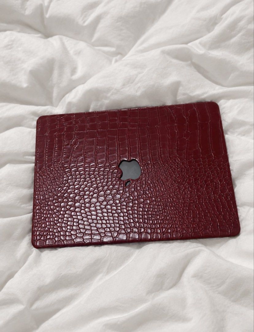 Burgundy MacBook Hard Shell Case - Mac Air 13 inch (Category: Laptops & Notebooks) located in Manila. Submitted by ymgucci (Listing ID 1468185392, Image 1). Description: • Macbook Air 13-inch hard shell case • Bought for P680 (🍊 app) • No scratches or obvious dents • Used only for 1 month, with care PAYMENT • GCash or BDO • Can reserve for 1 day max.