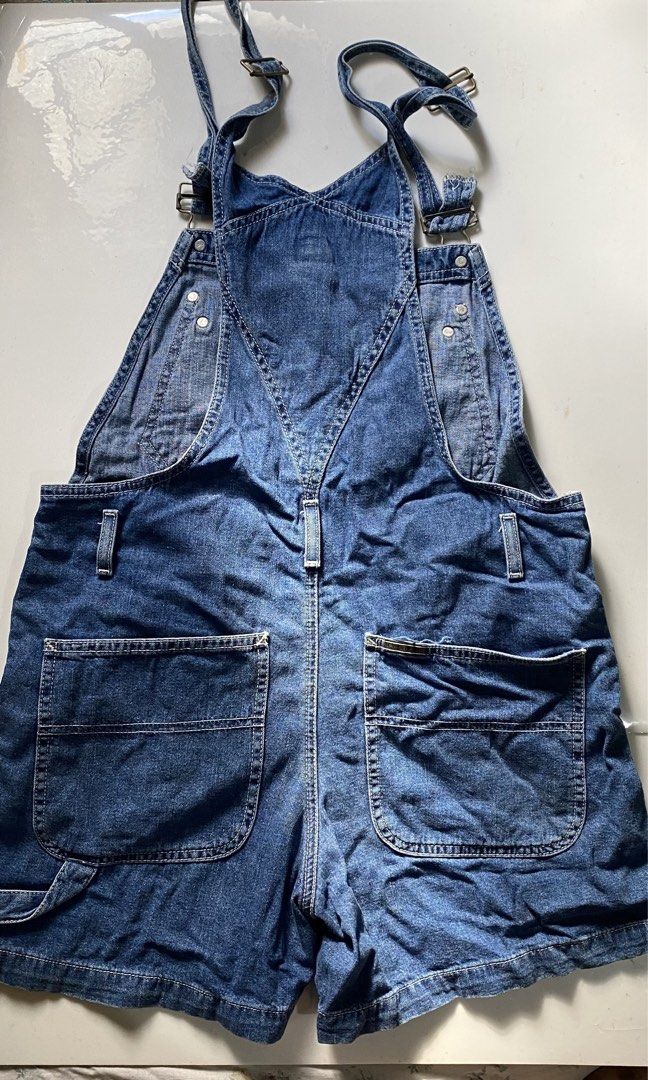 calvin klein jumpsuit (Category: Jumpsuits) located in Manila. Submitted by thriftlangs_ig (Listing ID 1468183224, Image 2). Description: no any issue, need wash lang nagamit lang once.