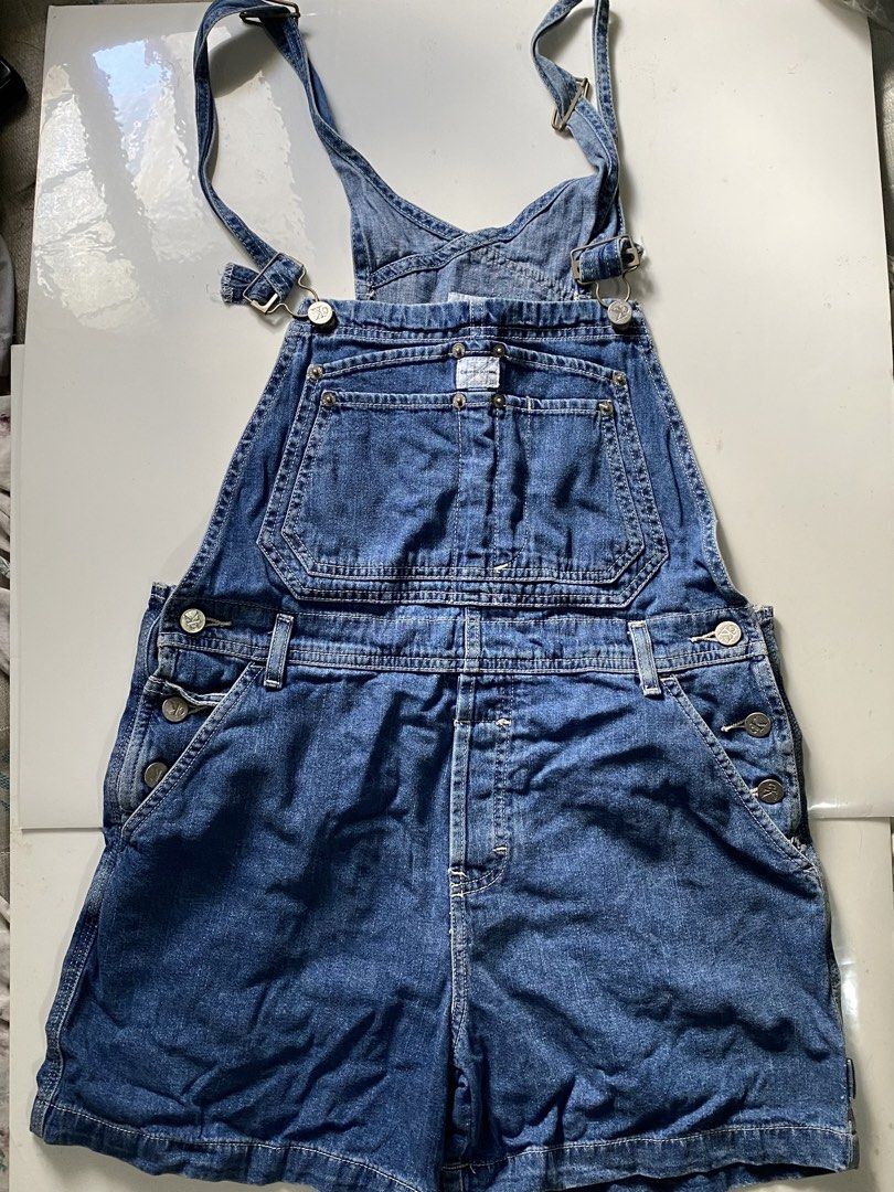 calvin klein jumpsuit (Category: Jumpsuits) located in Manila. Submitted by thriftlangs_ig (Listing ID 1468183224, Image 1). Description: no any issue, need wash lang nagamit lang once.