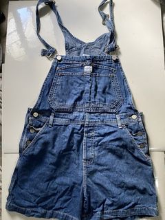 (Category: ) located in . Submitted by thriftlangs_ig (Listing ID 1468183224, Image 1). Description: .