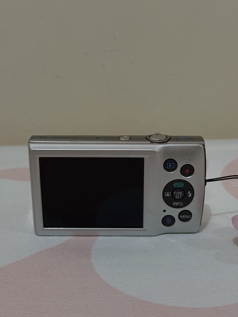 Canon IXUS 175 Digital Camera (Silver) (Category: Cameras) located in Paranaque City. Submitted by karlalettss (Listing ID 1468098742, Image 2). Description: Canon IXUS 175 Digital Camera PHP 8,500 Body cosmetics: 9.8/10!! (good as new) Output issue: NONE Screen issue: NONE Function issue: NONE Key Features: * 20.0 MP CCD Sensor * 10x Optical Zoom (24-240mm) * DIGIC 4+ Image Processor * Intelligent IS * Smart Auto Mode * HD 720p Video Recording *