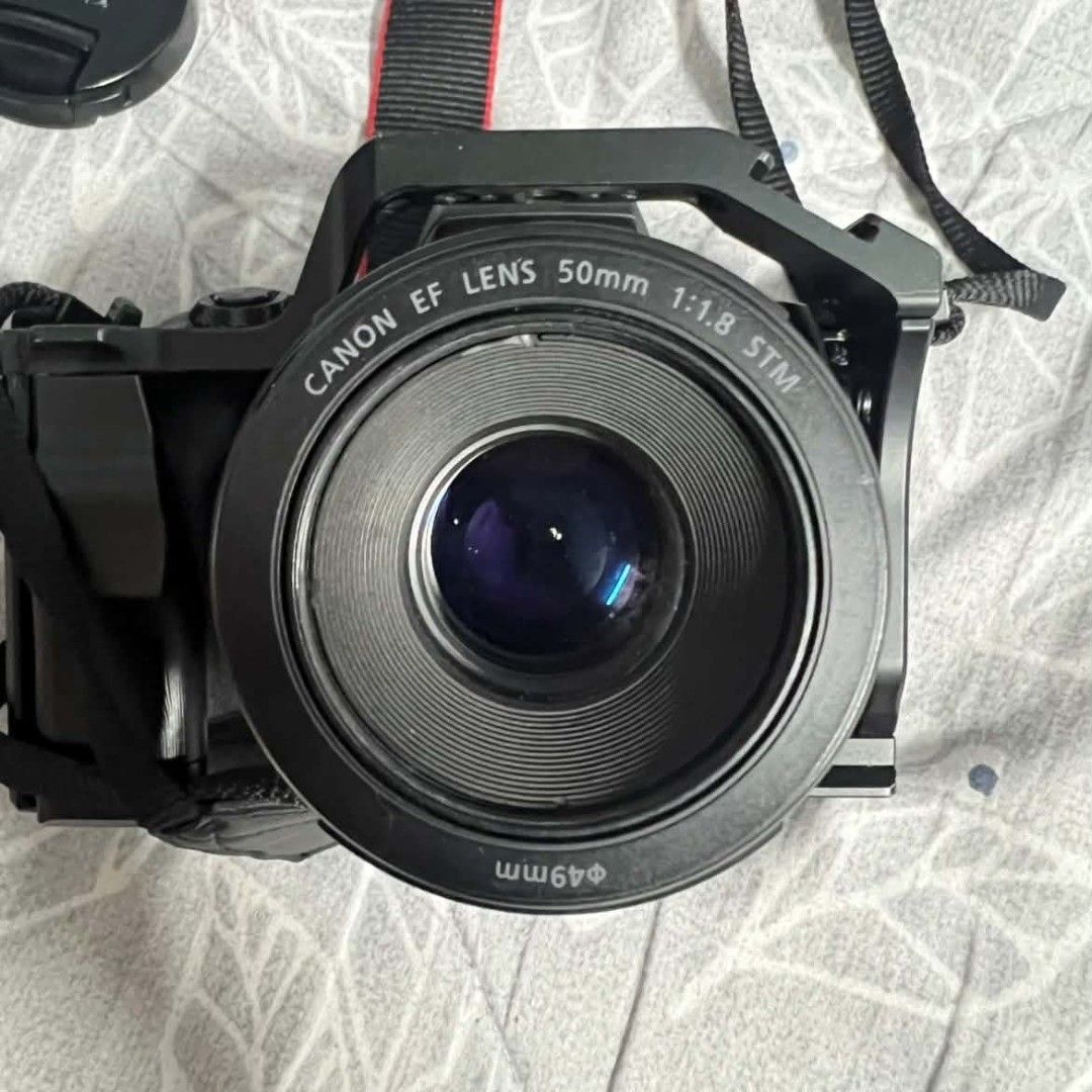 Canon M50 kit Lens + 50 mm (Category: Cameras) located in Manila. Submitted by shiroe.17 (Listing ID 1468113739, Image 1). Description: FOR SALE Canon M50 with 50mm lens Inclusions: -Body -Kitlens 15-45mm -50mm F1.8 STM -Charger, 1 Battery -Camera Cage -Camera Strap -Bag RFS: Planning to upgrade sa sony.