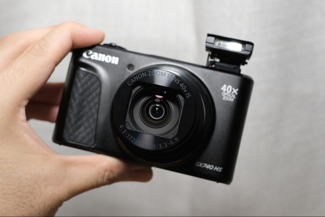 Canon SX740 HS Compact Digicam (as new) (Category: Cameras) located in Manila. Submitted by cg.finds (Listing ID 1468144478, Image 2). Description: 🟢 (AVAILABLE FOR SALE | SWAP | TRADE) 🟢 Canon SX740 HS Compact Digicam (as new) Price: 31,990 pesos Brand new (unused) INCLUSIONS: * Unit * (1) Canon Battery * Canon Charger * Wrist Straps 📍MEETUP: SM Grand Central, Trinoma, Shang / SM Light.