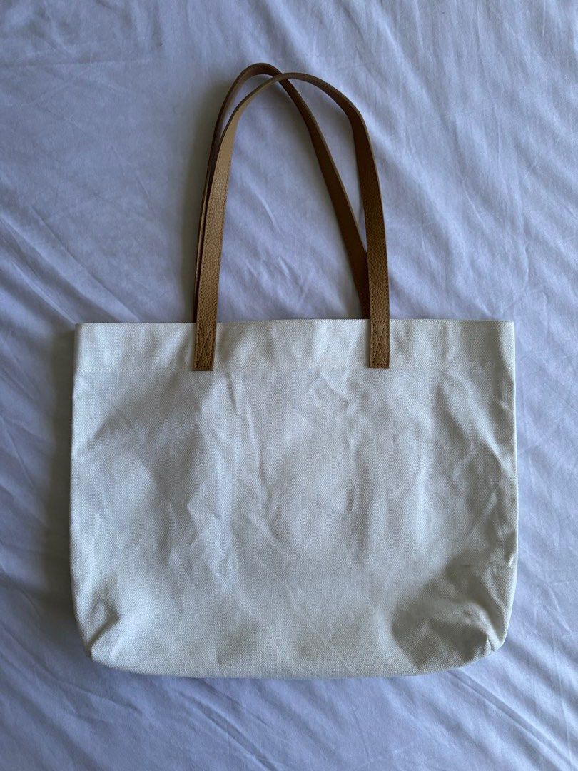Canvas Tote Bag (Category: Sling Bags) located in Quezon City. Submitted by raremountain.19d94e (Listing ID 1468124551, Image 1). Description: New, never used. .