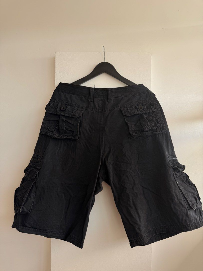 cargo jorts (Category: Shorts) located in Cavite. Submitted by dalowf (Listing ID 1468166298, Image 2). Description: 38 waist 22 length 23 leg opening no major issues.