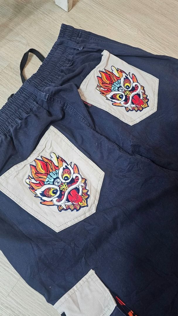 Cargo pants y2k (Category: Jeans) located in Caloocan City. Submitted by shadical-2- (Listing ID 1468203581, Image 2). Description: dimes W free size L 37 500 negotiable +sf loc: parañaque .