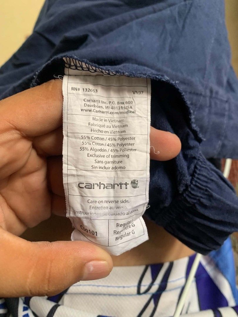 Carhartt Carpenter Cargo Scrub (Category: Shorts) located in Calape. Submitted by thriftgoodsarchive3 (Listing ID 1468144277, Image 2). Description: Carhartt carpenter cargo scrub length 22 leg open 10.