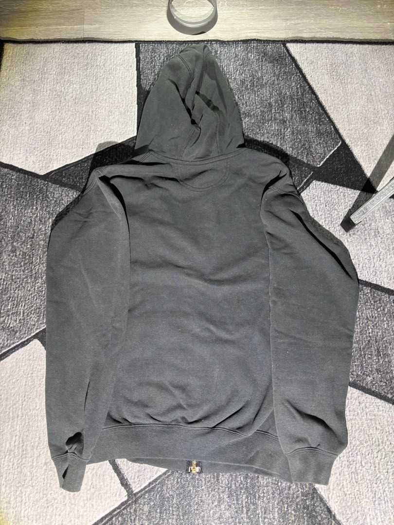 Carhartt Full Zip Hoodie (Category: Coats, Jackets and Outerwear) located in Pasay City. Submitted by kickz.ph (Listing ID 1468159117, Image 2). Description: Carhartt full zip hoodie (Authentic) Size: Small (Regular Fit) .