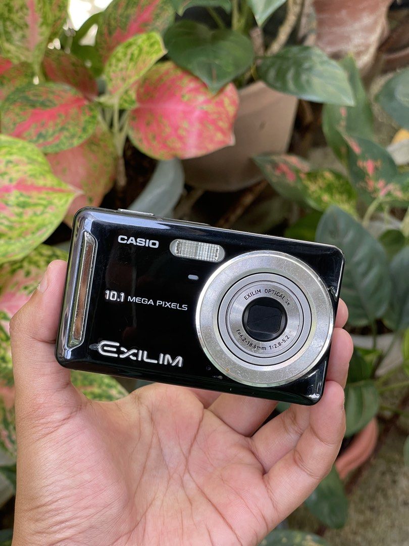 Casio Exilim-Z29 Digital camera digicam 10 megapixels (Category: Cameras) located in Paranaque City. Submitted by momochiii24 (Listing ID 1468227399, Image 2). Description: Casio Exilim-Z29 Digital camera digicam 10 megapixels rush sale! PRICE:3,000 LP:2,800 fully functional All buttons are working zoom and flash are also working super ganda ng sample shot no lcd burn no dust when zoom sign of usage:7/10 medyo magasgas lcd,some paint chips(bawal 