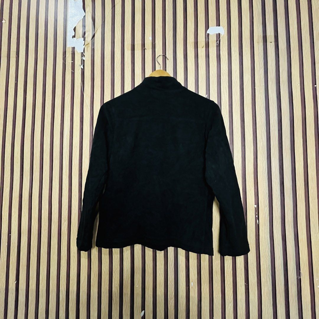 CHAMPION BLACK SMALL 21x23 (Category: Coats, Jackets and Outerwear) located in Dasmarinas. Submitted by yg_supplies (Listing ID 1468138816, Image 2). Description: CHAMPION BLACK SMALL 21x23.