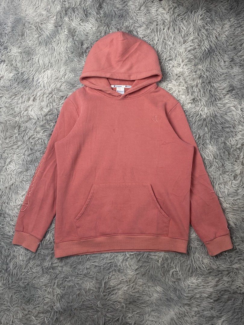 Champion Hoodie (Category: Coats, Jackets and Outerwear) located in Baguio. Submitted by hugglethrifts_est25 (Listing ID 1468109263, Image 1). Description: CHAMPION WASHED HOODIE 21W× 25L Best Fit: Medium Color Rate: 9.5/10 Condition: Excellent Issue: No Issue.