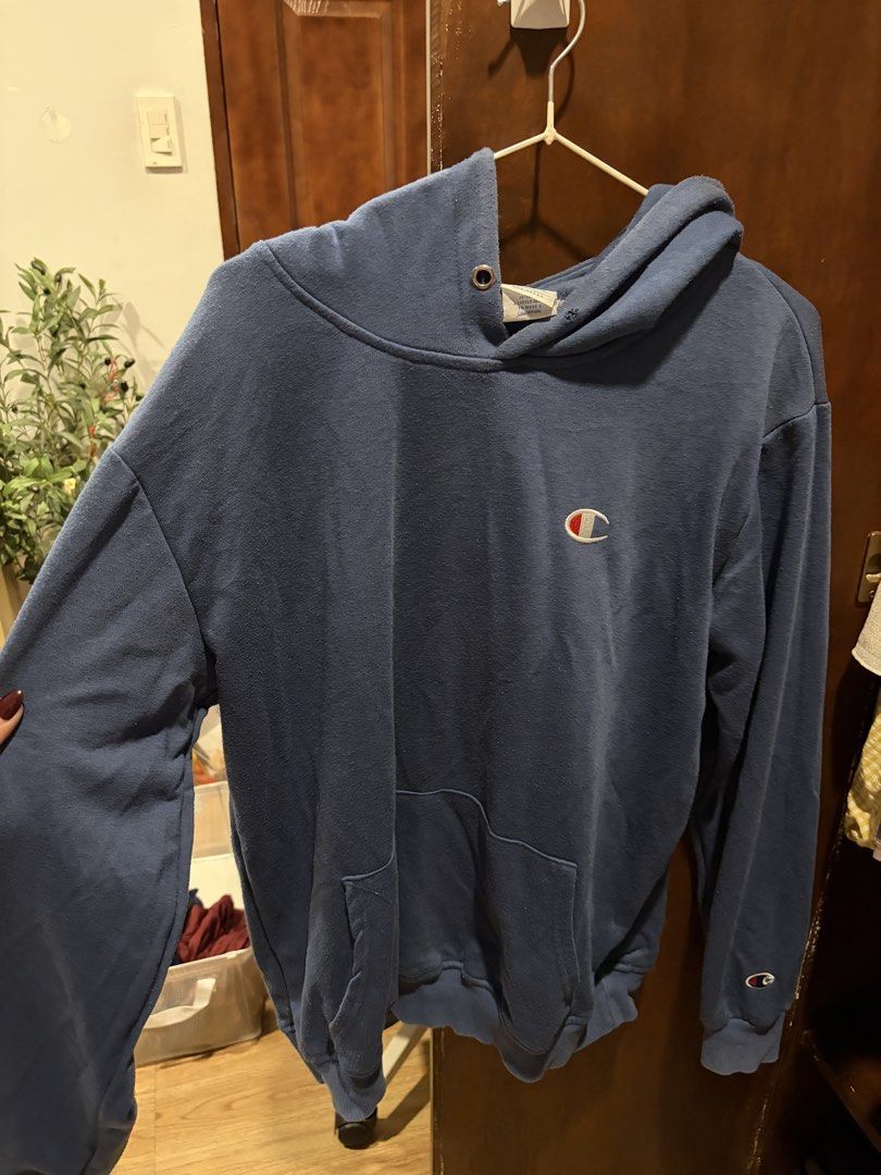 Champion Hoodie Blue (Category: Hoodies) located in Angeles City. Submitted by astravintage (Listing ID 1468144182, Image 2). Description: Auth, Flaws yung sa taas check pics nawala na lagayan nung tali dahil sa washing machine :( .