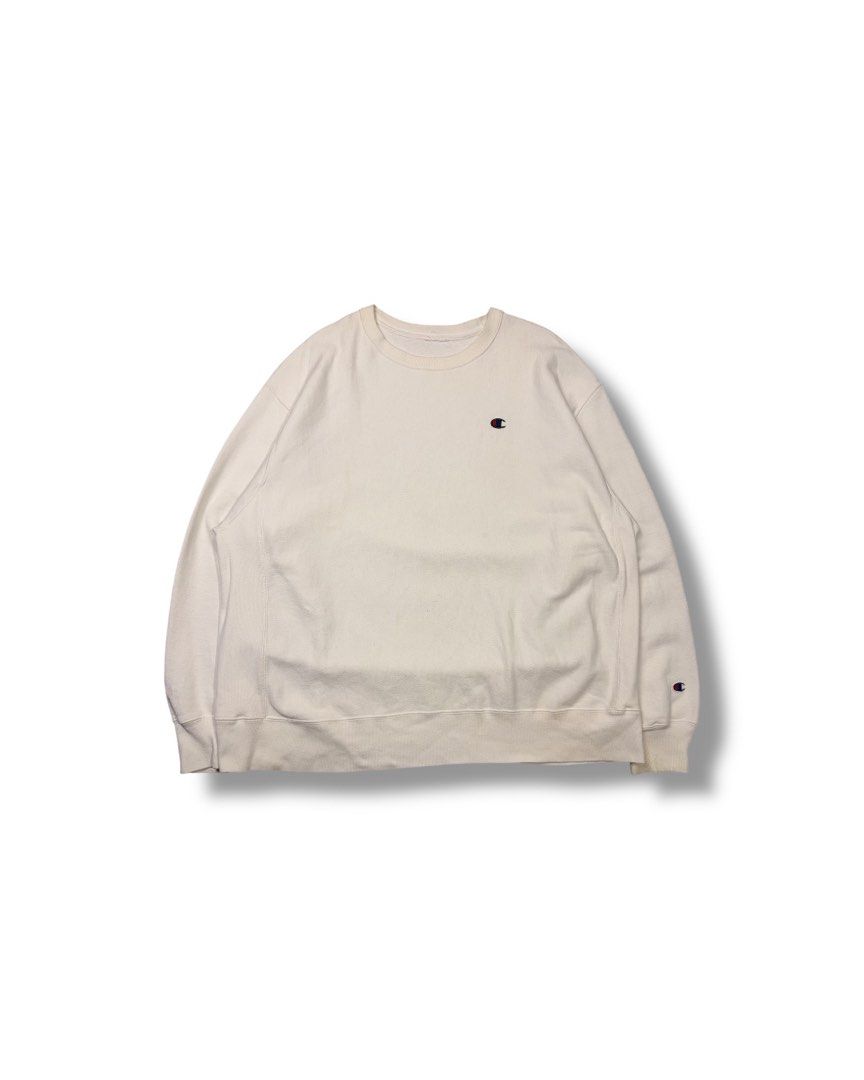 Champion Reverse Weave Off White Crewneck Sweatshirt (Category: Coats, Jackets and Outerwear) located in Cainta. Submitted by rizalthriftstuff (Listing ID 1468106992, Image 1). Description: Champ White Dimes Size: Cut Tag Width: 27 Length: 30 Color Rate: 9 Condition: 8 Issue: Stains and Lints Mine - ₱600 - Brand: Champion - Style: Reverse Weave Crewneck Sweatshirt - Color: Off-white - Material: Heavyweight cotton blend with soft fleece lining - D