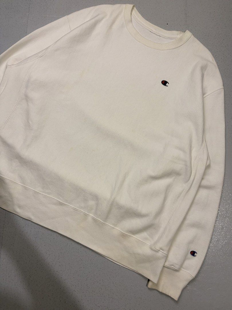 Champion Reverse Weave Off White Crewneck Sweatshirt (Category: Coats, Jackets and Outerwear) located in Cainta. Submitted by rizalthriftstuff (Listing ID 1468106992, Image 2). Description: Champ White Dimes Size: Cut Tag Width: 27 Length: 30 Color Rate: 9 Condition: 8 Issue: Stains and Lints Mine - ₱600 - Brand: Champion - Style: Reverse Weave Crewneck Sweatshirt - Color: Off-white - Material: Heavyweight cotton blend with soft fleece lining - D