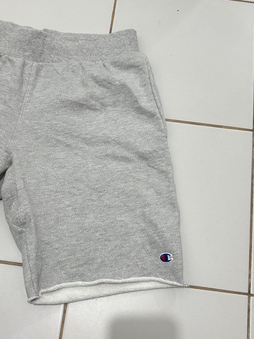 Champion Reverse Weave Short (Category: Shorts) located in Angeles City. Submitted by daily_thrift_collection (Listing ID 1468160780, Image 2). Description: Excellent to Like New Condition Heavy Cotton Like Alumni 30-32 x 19 No issue Location: Pampanga.