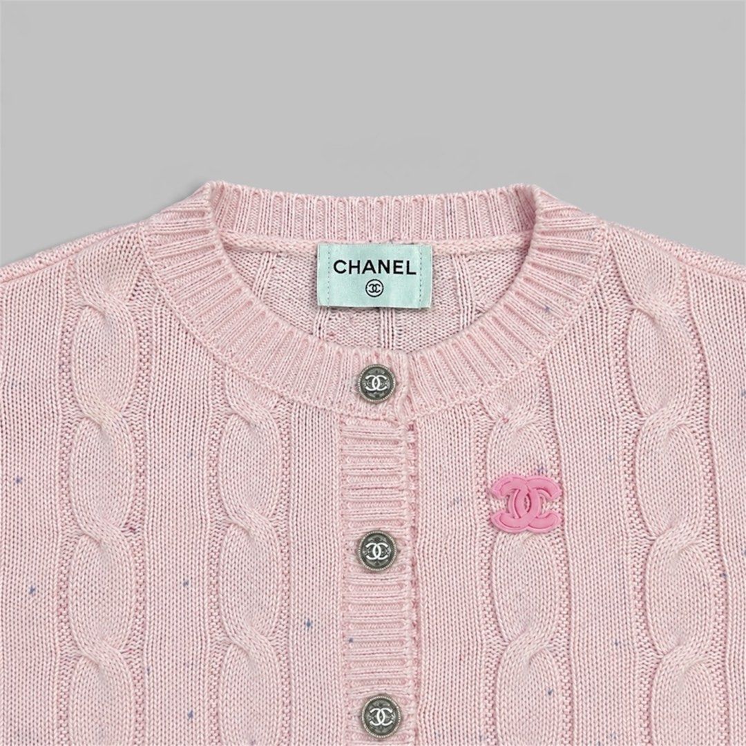 Chanel Cable-Knit Cardigan (Category: Coats, Jackets and Outerwear) located in Manila. Submitted by kerdazblaire (Listing ID 1467752362, Image 2). Description: Chanel Cable-Knit Cardigan ₱499 Size: M Dimes: 20x20 inch Condition: 9/10 AVAILABLE DM TO CLAIM..