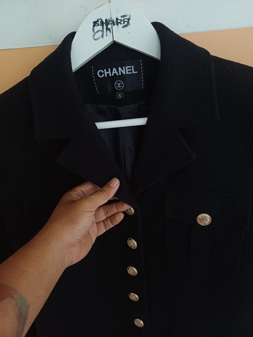 Chanel Coat/Jacket (Category: Coats, Jackets and Outerwear) located in Davao. Submitted by phgrails082 (Listing ID 1468130382, Image 2). Description: Chanel Coat/Jacket medium womens best fit excellent condition 1200 add sf.
