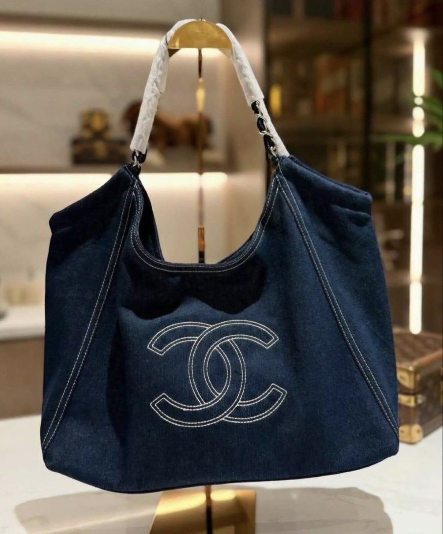 Chanel Denim Tote Bag GWP (Category: Shoulder Bags) located in Quezon City. Submitted by gcrobosa (Listing ID 1468153614, Image 1). Description: With pouch.