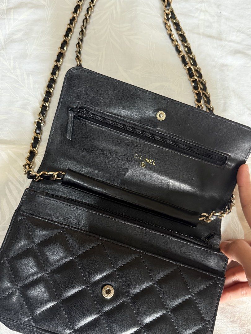 chanel flap quilted sling bag (Category: Other Accessories) located in Bulacan. Submitted by grailzzz (Listing ID 1468097143, Image 3). Description: NGA thrifted can be used as sling or kili.