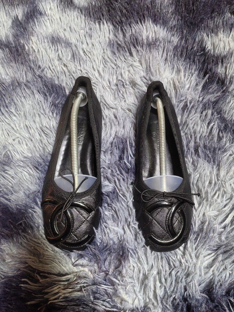 Chanel flat shoes (Category: Sneakers & Footwear) located in Iloilo. Submitted by luxury.ilo1984 (Listing ID 1468108383, Image 1). Description: Thrifted Ukay Source Very Good to Excellent Condition No flaws sign of use only.