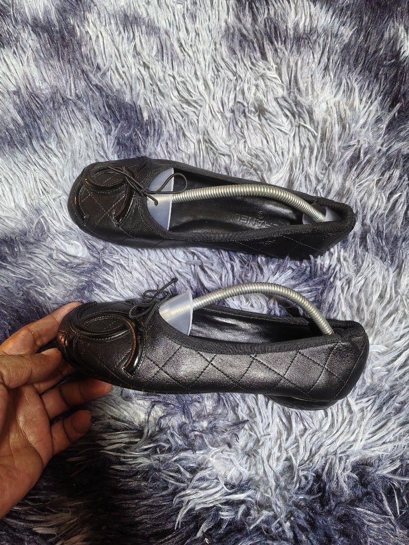 Chanel flat shoes (Category: Sneakers & Footwear) located in Iloilo. Submitted by luxury.ilo1984 (Listing ID 1468108383, Image 3). Description: Thrifted Ukay Source Very Good to Excellent Condition No flaws sign of use only.
