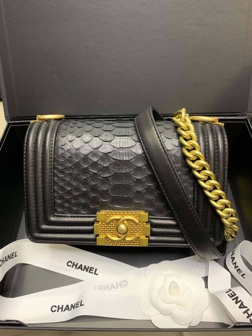 Chanel leboy 20cm (small) (Category: Luxury Bags & Wallets) located in Paranaque City. Submitted by kgmgiftedph20 (Listing ID 1468178611, Image 1). Description: .